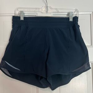 Lululemon Hotty Hot Low-Rise Lined Short 4”